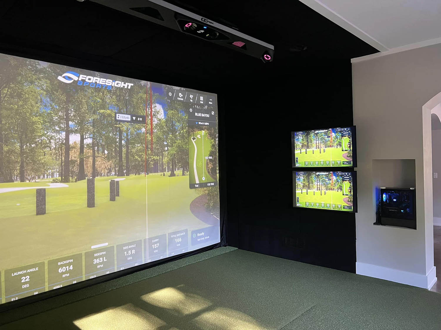 Midwest Golf Innovations - Home Golf Simulator - GC Hawk - Foresight Sports